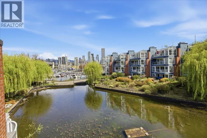 1523 MARINER WALK, Vancouver