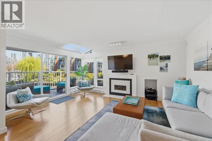 1523 MARINER WALK, Vancouver