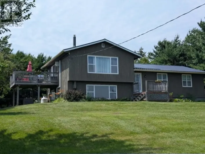 1524 Fountain Road, New London