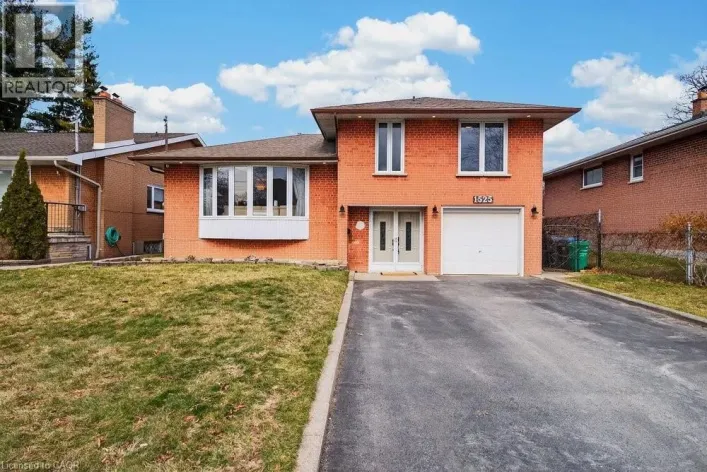 1525 HOLBURNE Road, Mississauga