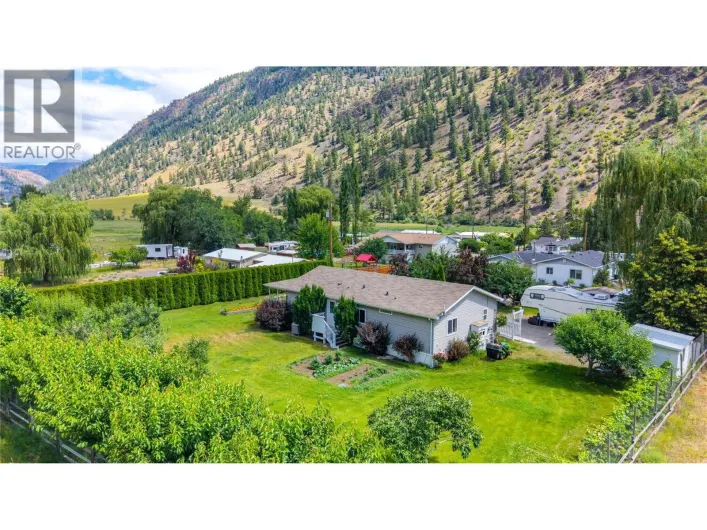 1526 Main Street N, Olalla