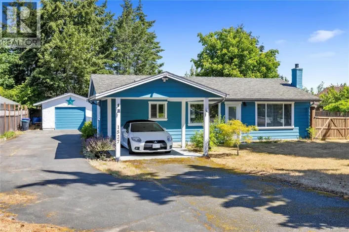 1527 Dalmatian Dr, Parksville