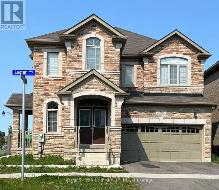 1527 LEGER WAY, Milton