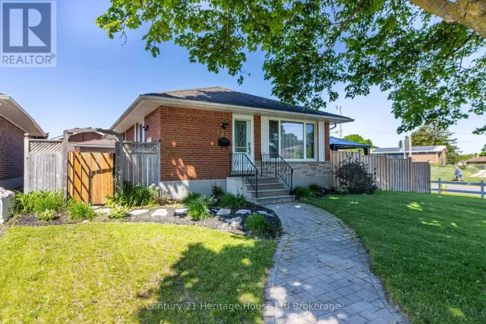 153 SPRINGBANK AVENUE N, Woodstock