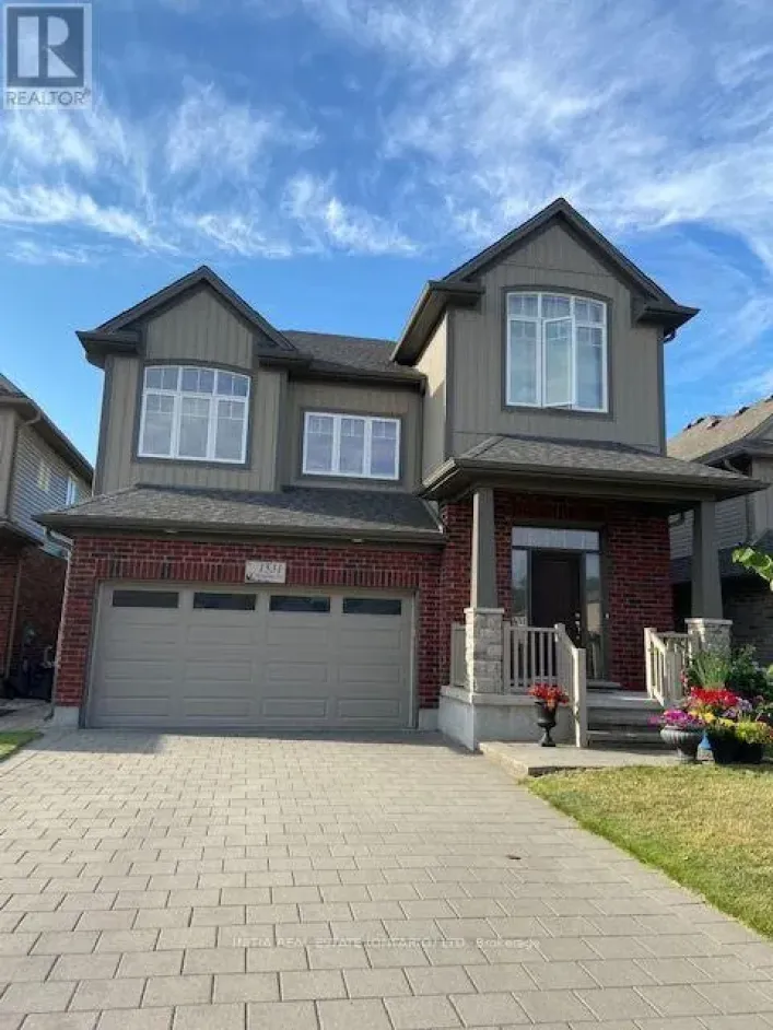 1531 HORSESHOE CRESCENT, London North