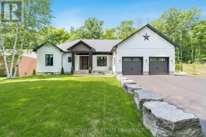 1532 CHAMPLAIN ROAD, Tiny