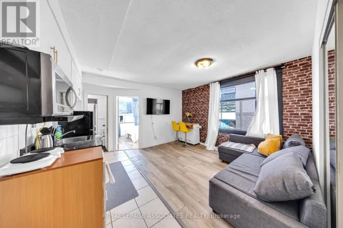 1532 DUNDAS STREET W, Toronto