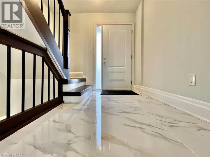 1532 LANCASTER Drive Unit# 41, Oakville