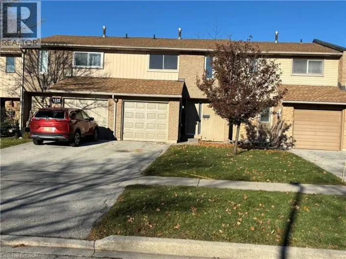 1532 LANCASTER Drive Unit# 41, Oakville