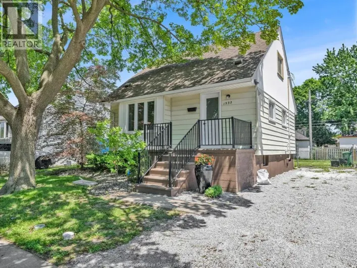 1532 TOURANGEAU ROAD, Windsor