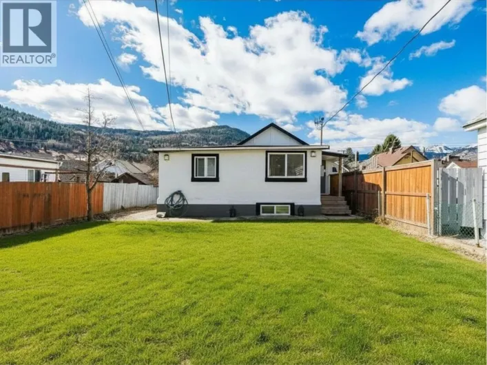 1534 Fifth Avenue, Trail