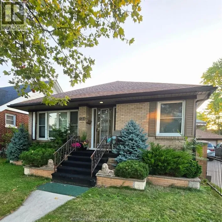 1534 PILLETTE ROAD, Windsor
