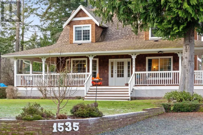 1535 Baikie Rd, Denman Island