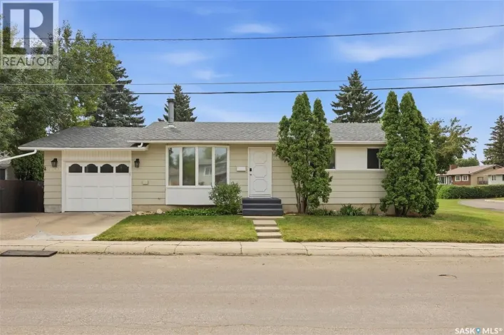 House for sale: 1535 Laura AVENUE, Saskatoon