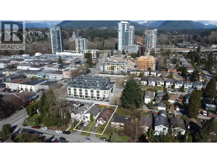 1536 BOND STREET, North Vancouver