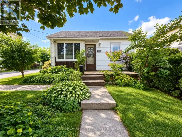 1536 PITT STREET, Cornwall