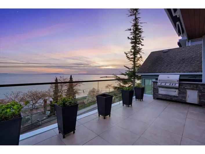 15377 MARINE DRIVE, White Rock