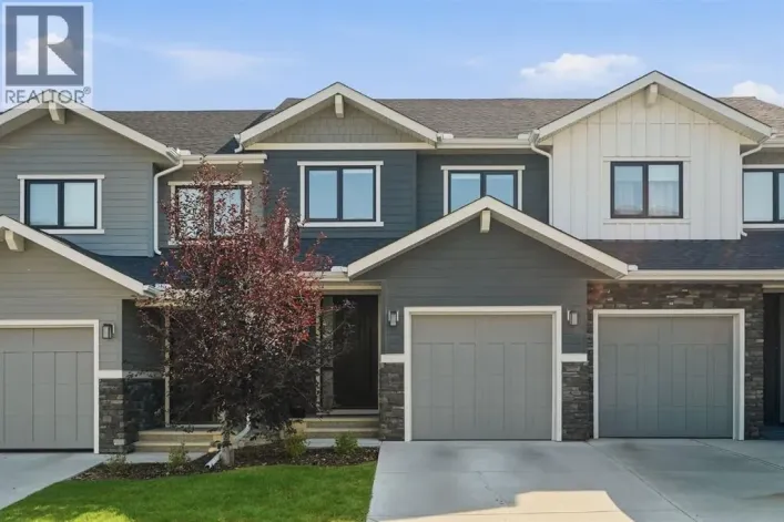 154 Crestridge Common SW, Calgary
