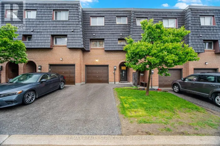 Row / Townhouse for sale: 154 DARRAS COURT, Brampton