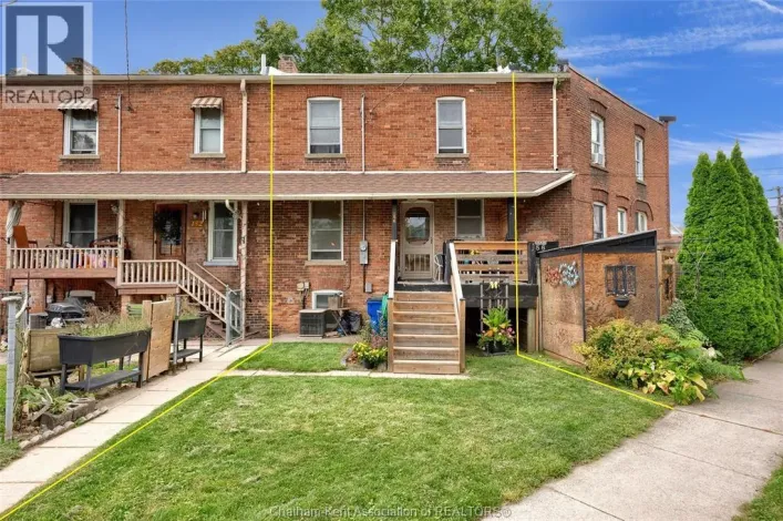 154 Grand AVENUE East, Chatham