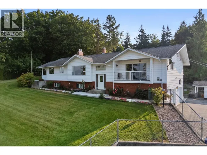 1541 20 Avenue NE, Salmon Arm