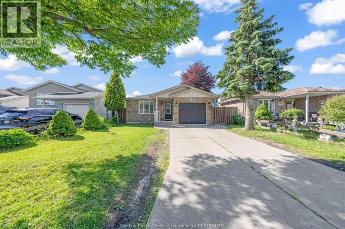 1541 FOSTER, Windsor
