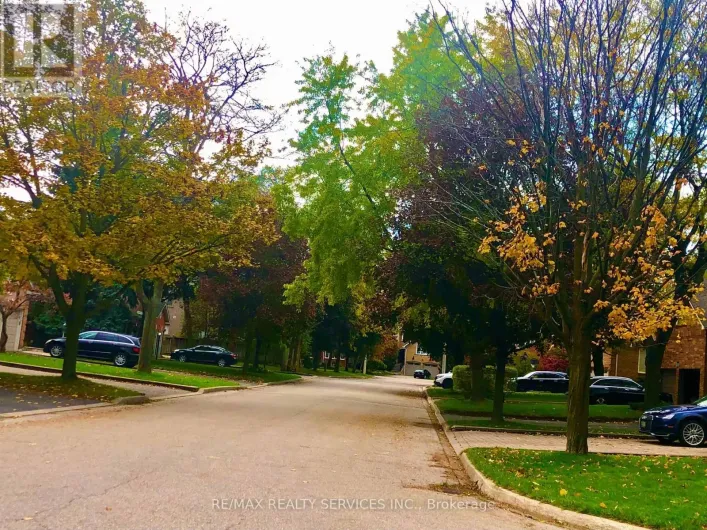 1543 POLESDEN DRIVE, Mississauga