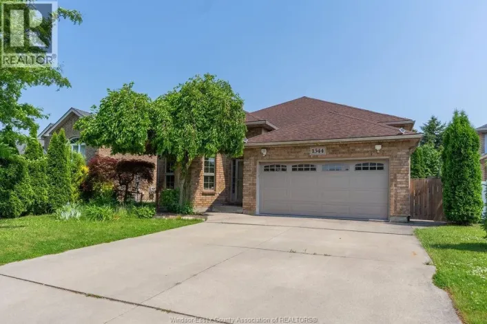 1544 IMPERIAL CRESCENT, Windsor