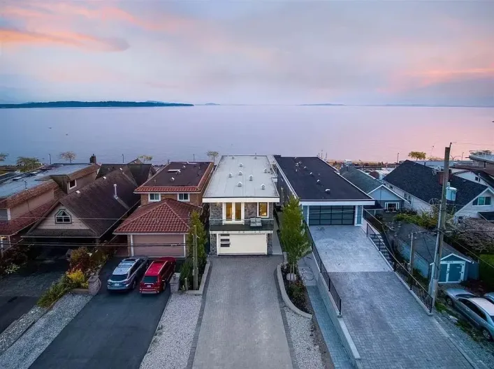 15440 VICTORIA AVENUE, White Rock