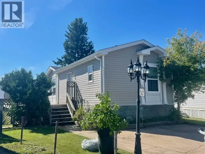 1549 15 StreetCrescent, Wainwright