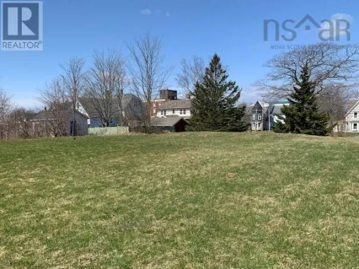 155 East Victoria Street, Amherst