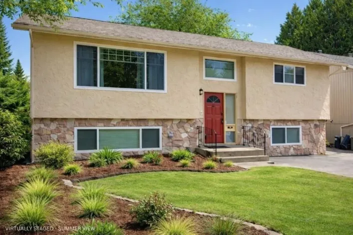 1550 KENT STREET, White Rock