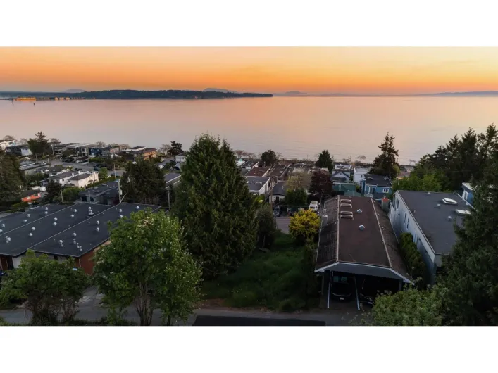 15519 COLUMBIA AVENUE, White Rock