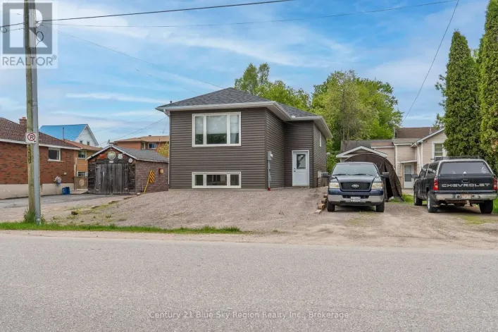 1556 FRASER STREET, North Bay