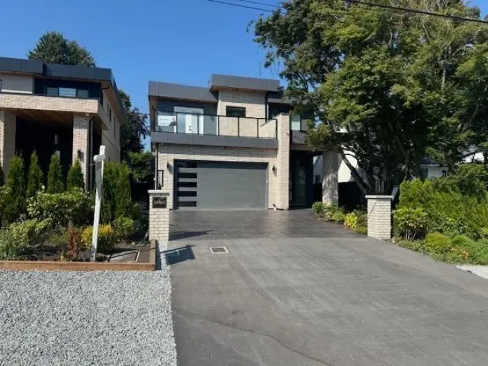 15569 OXENHAM AVENUE, White Rock