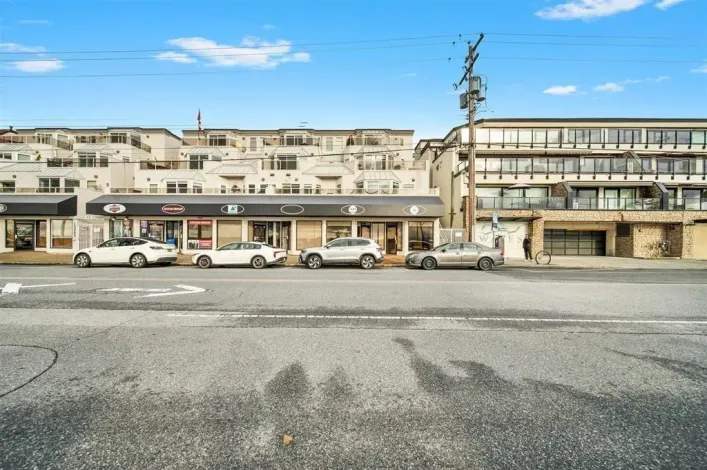 15573-15575 MARINE DRIVE, Surrey