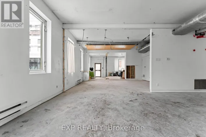 1558 QUEEN STREET E, Toronto