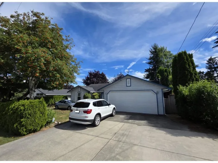 15580 20 AVENUE, Surrey