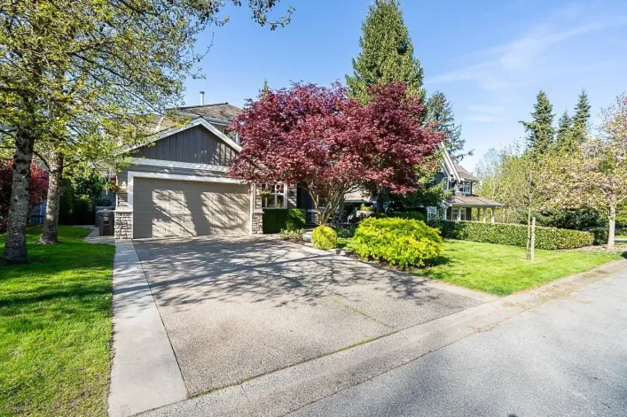 15585 37 AVENUE, Surrey