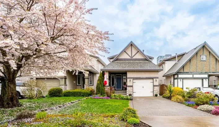 15585 GOGGS AVENUE, White Rock