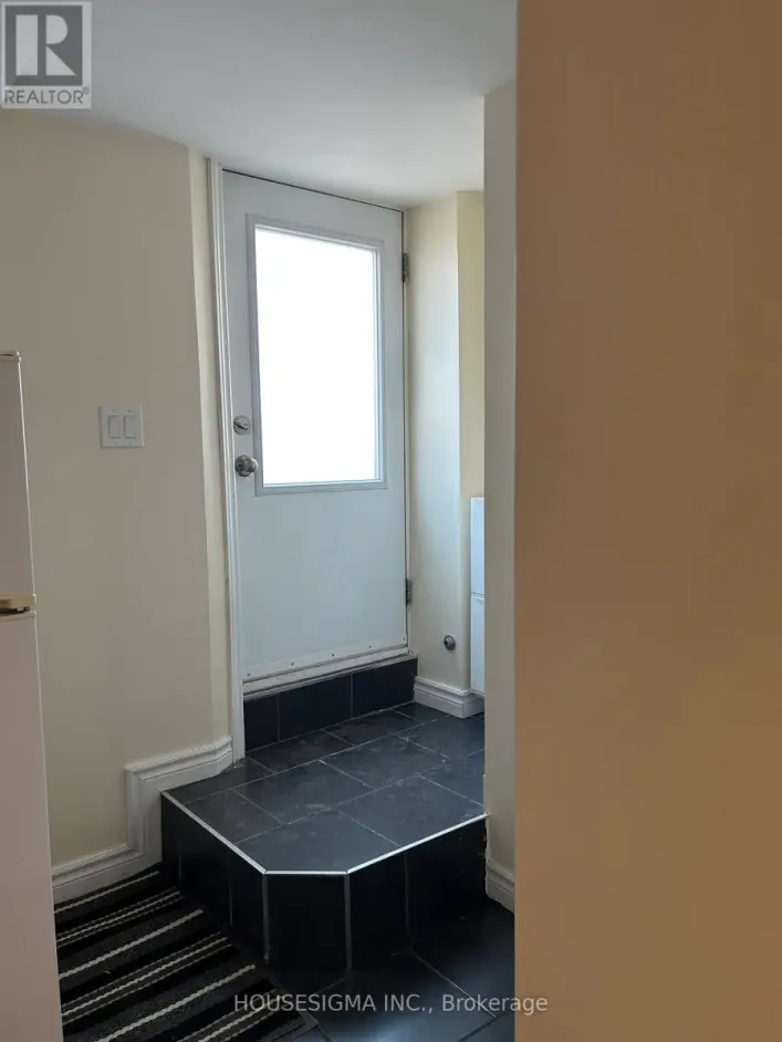 156 ROSEMOUNT AVENUE, Toronto