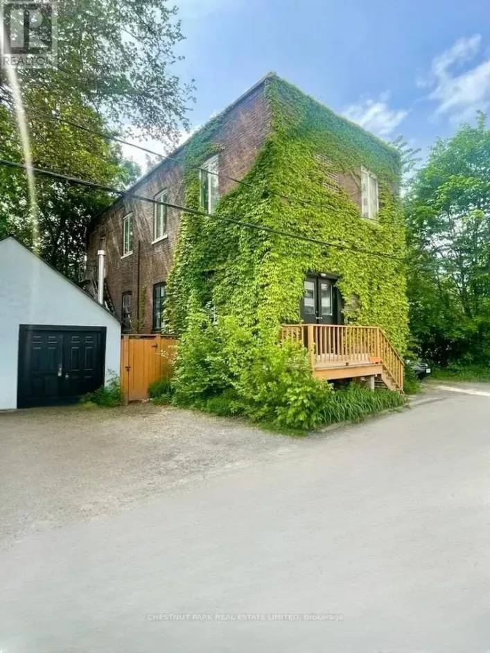 156 SUSSEX MEWS, Toronto
