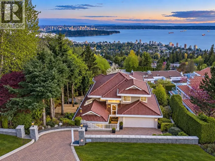 1560 CHIPPENDALE COURT, West Vancouver
