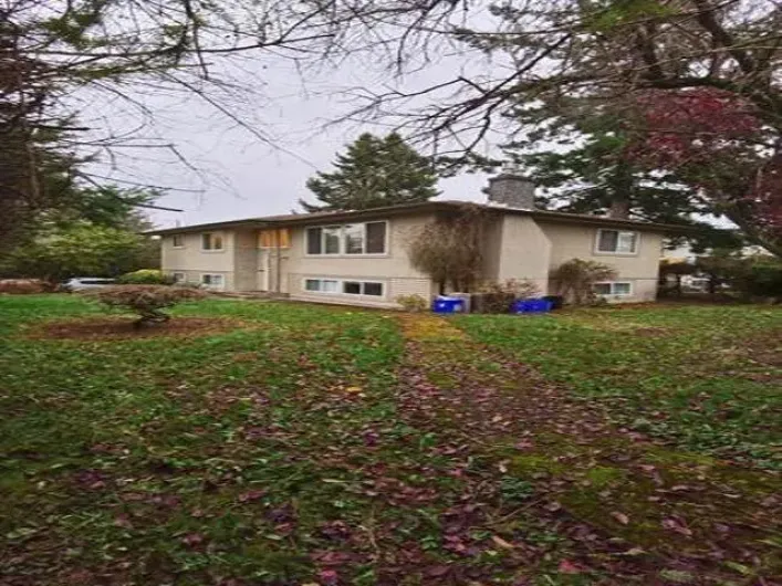 15622 THRIFT AVENUE, White Rock