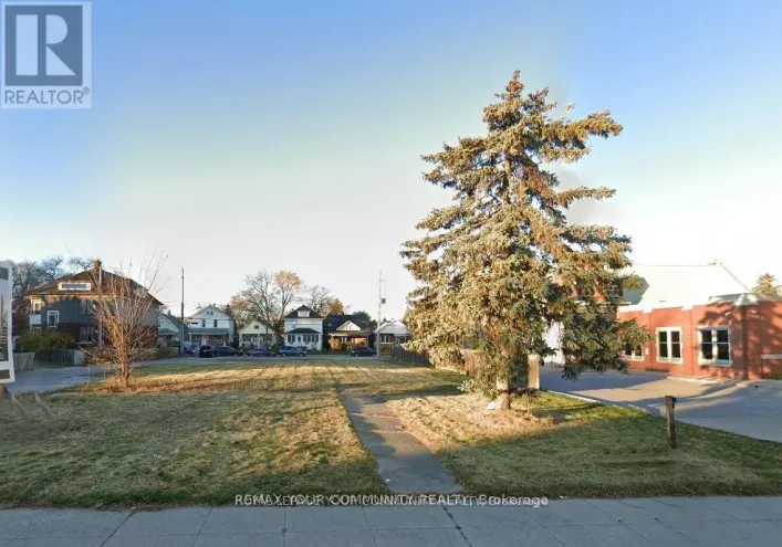 1567 OUELLETTE AVENUE, Windsor