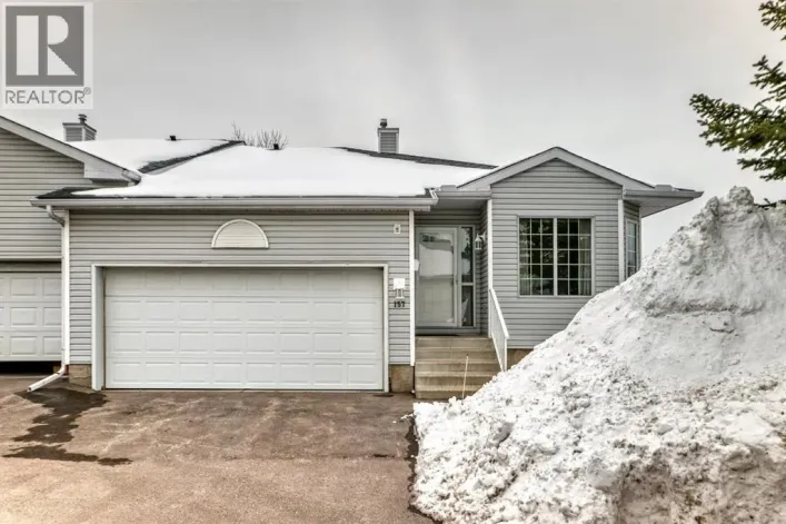 157 Hawkstone Manor NW, Calgary