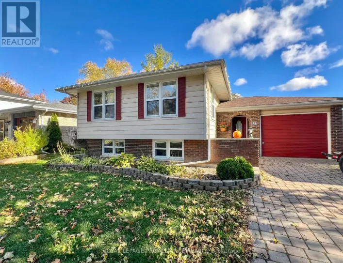 157 SINGLETON DRIVE, Belleville