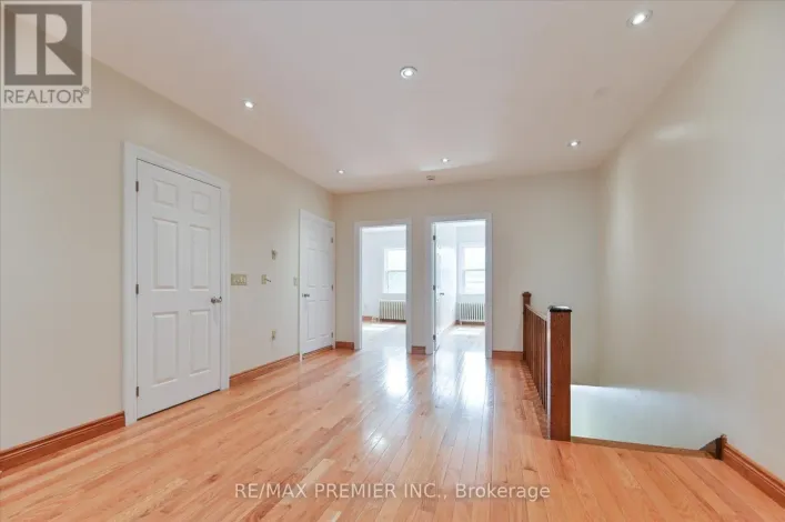 1575 BAYVIEW AVENUE, Toronto