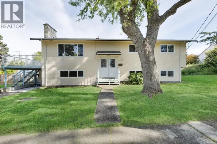 1575 Burton Ave, Victoria