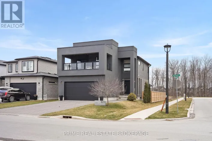 1577 APPLEROCK AVENUE, London North